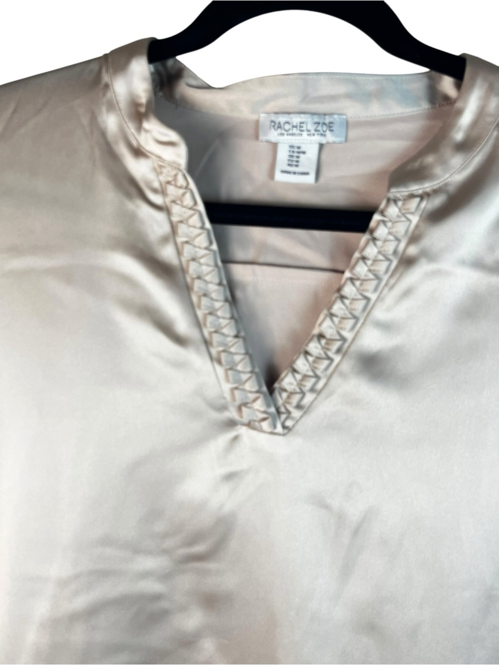 Rachel Zoe Satin V-Neck Short Sleeve Blouse in Soft Champagne size M - Picture 4 of 7